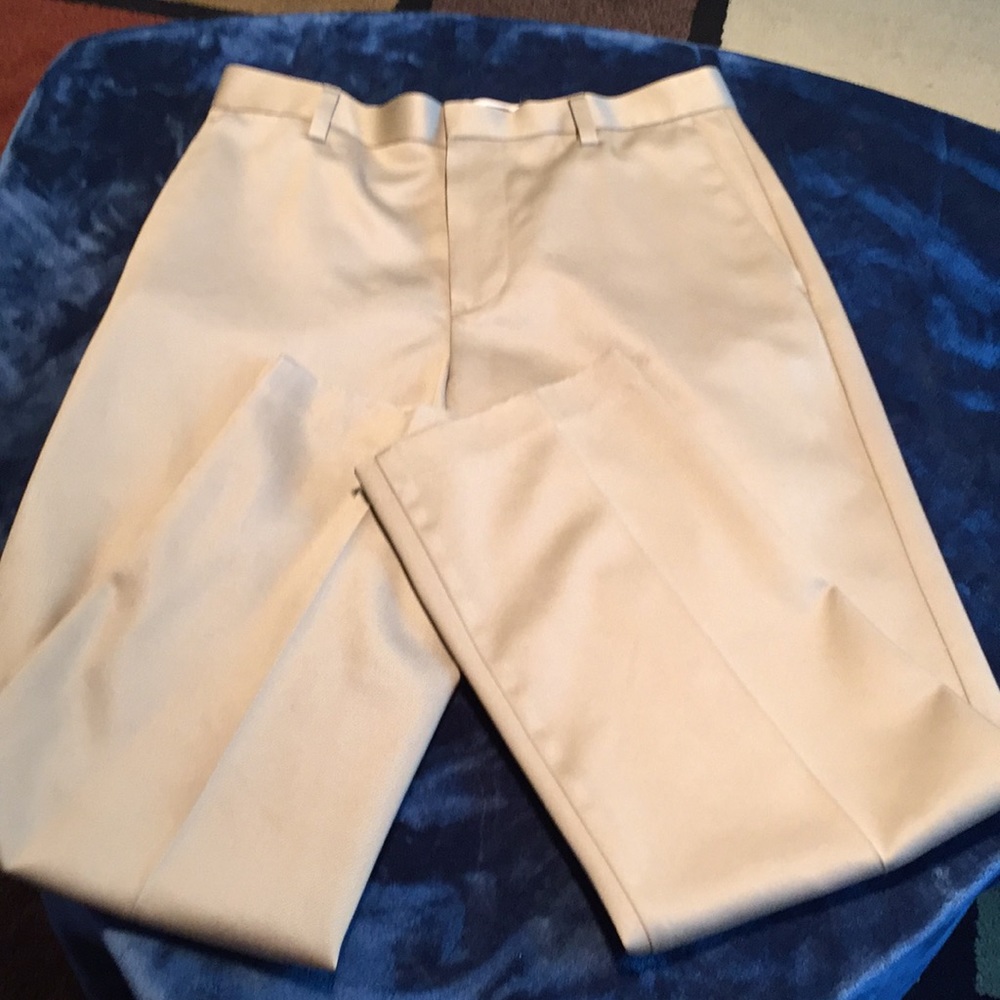 Docker’s Khaki Men’s Trousers